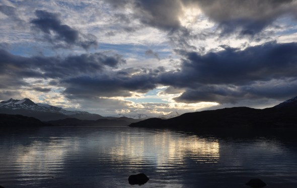 Lago Pehoe in the late afternoon sun