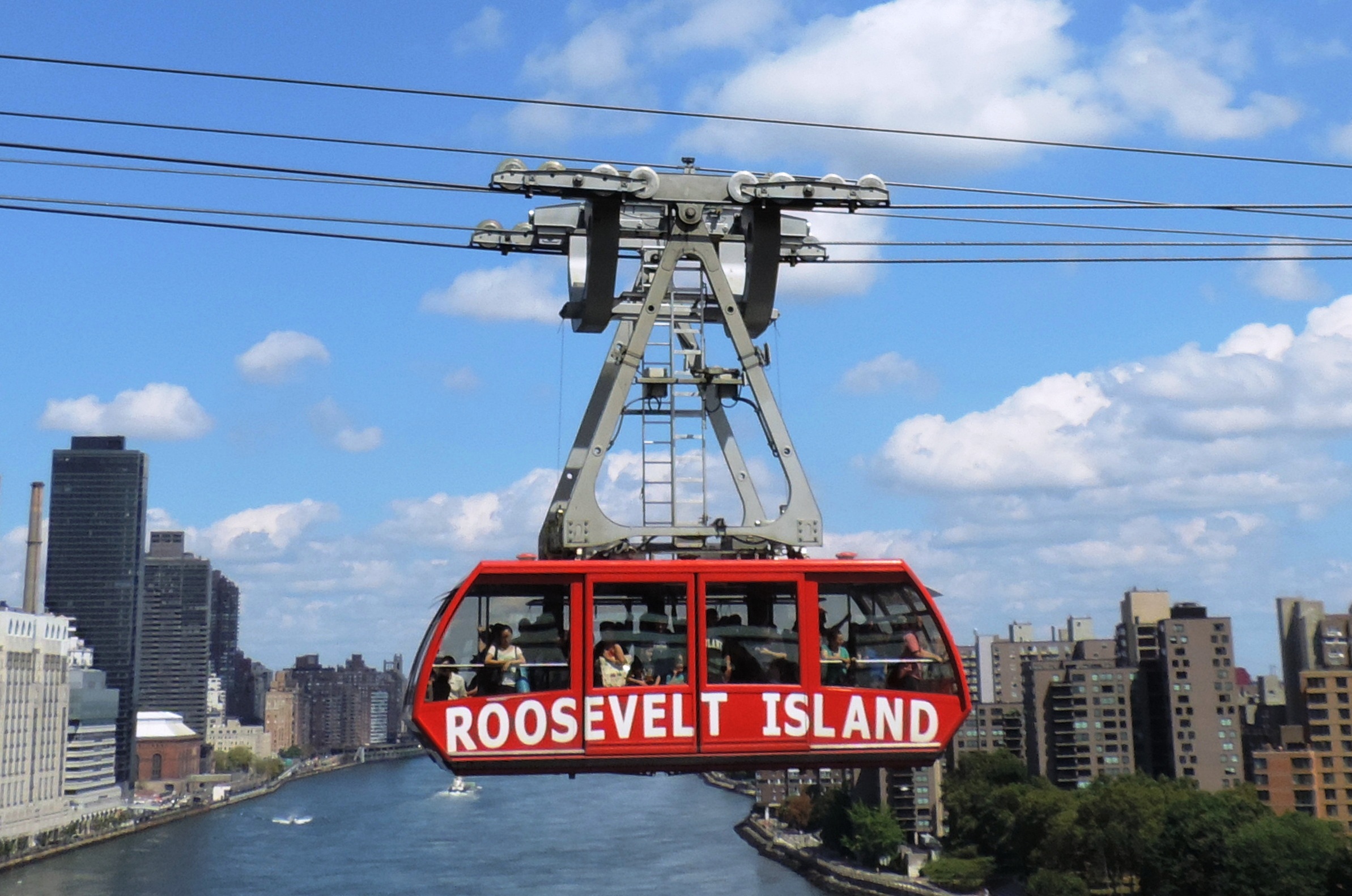 new_roosevelt_tram_fr_qbb_jeh