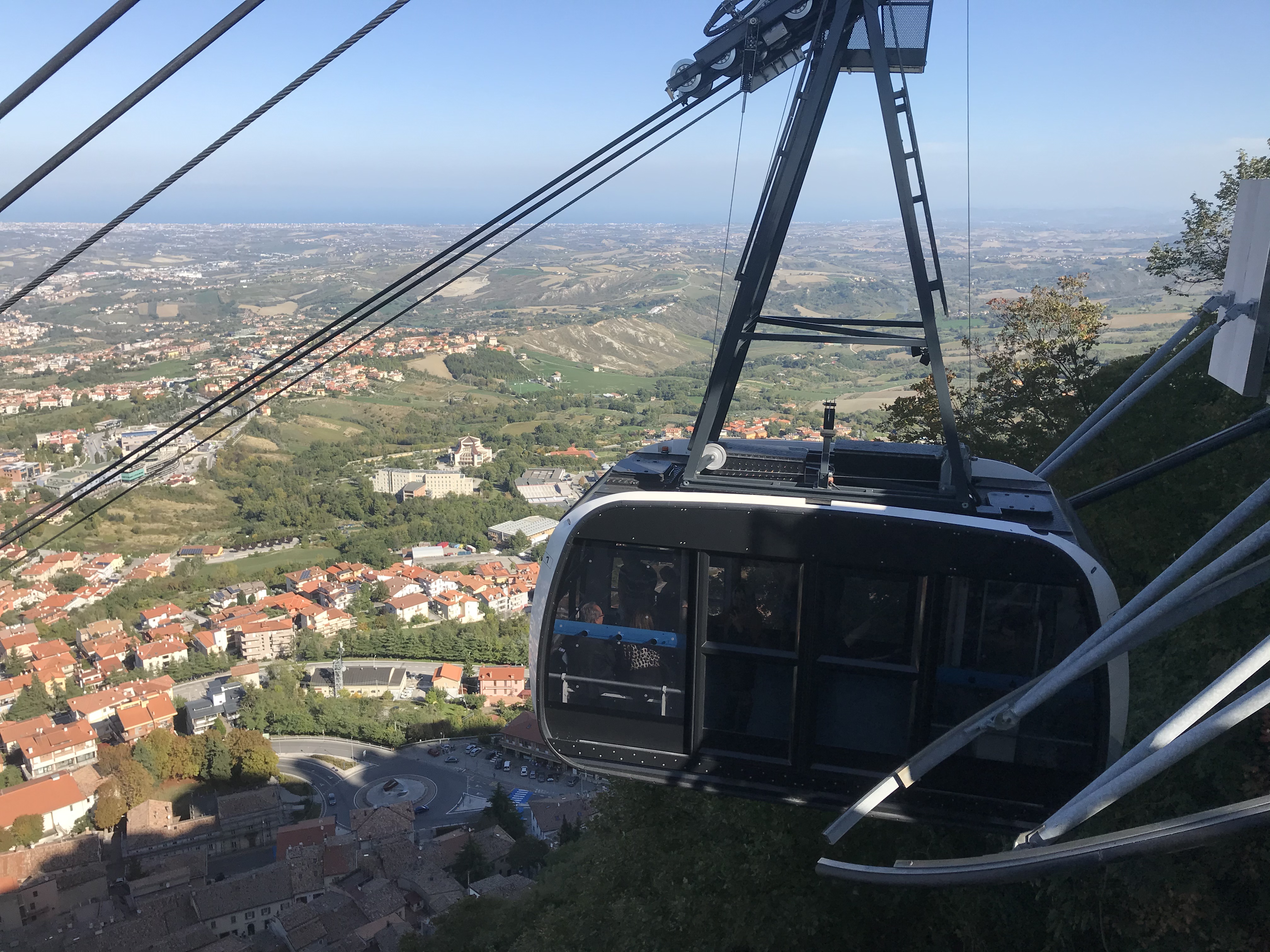 E0FAEC3F-BF41-4C5B-9F71-4AE5F86318F3